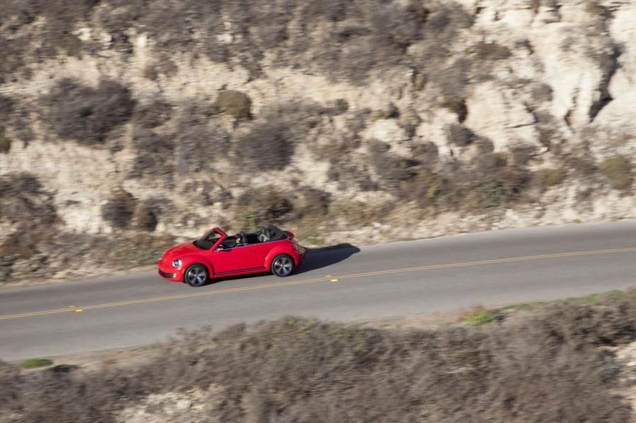  Volkswagen Beetle Cabriolet 2012 года  (фото 59 из 107)